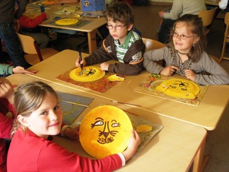 kunstprojektwoche 2009 lwenmasken 1